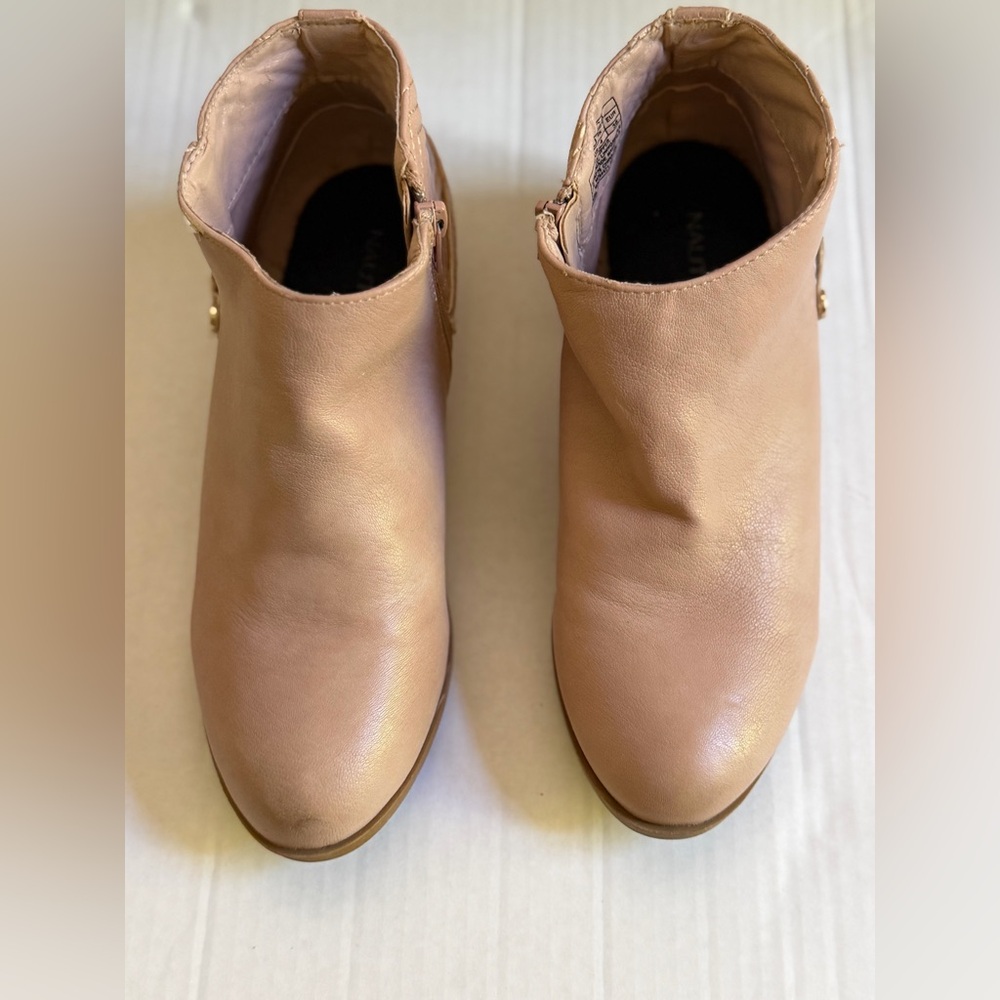 Nautica Women's Ankle Booties in Blush Tan